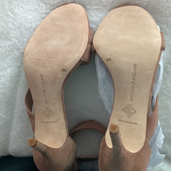 Antonio Melani Tan Suede Genuine Leather Heels Sz 9M- Brand New - Picture 2 of 3